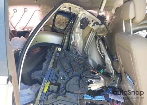 2016 Chrysler Town & Country Touring-L Anniversary Edition z USA, uszkodzony, nr VIN 2C4RC1CG5GR104674